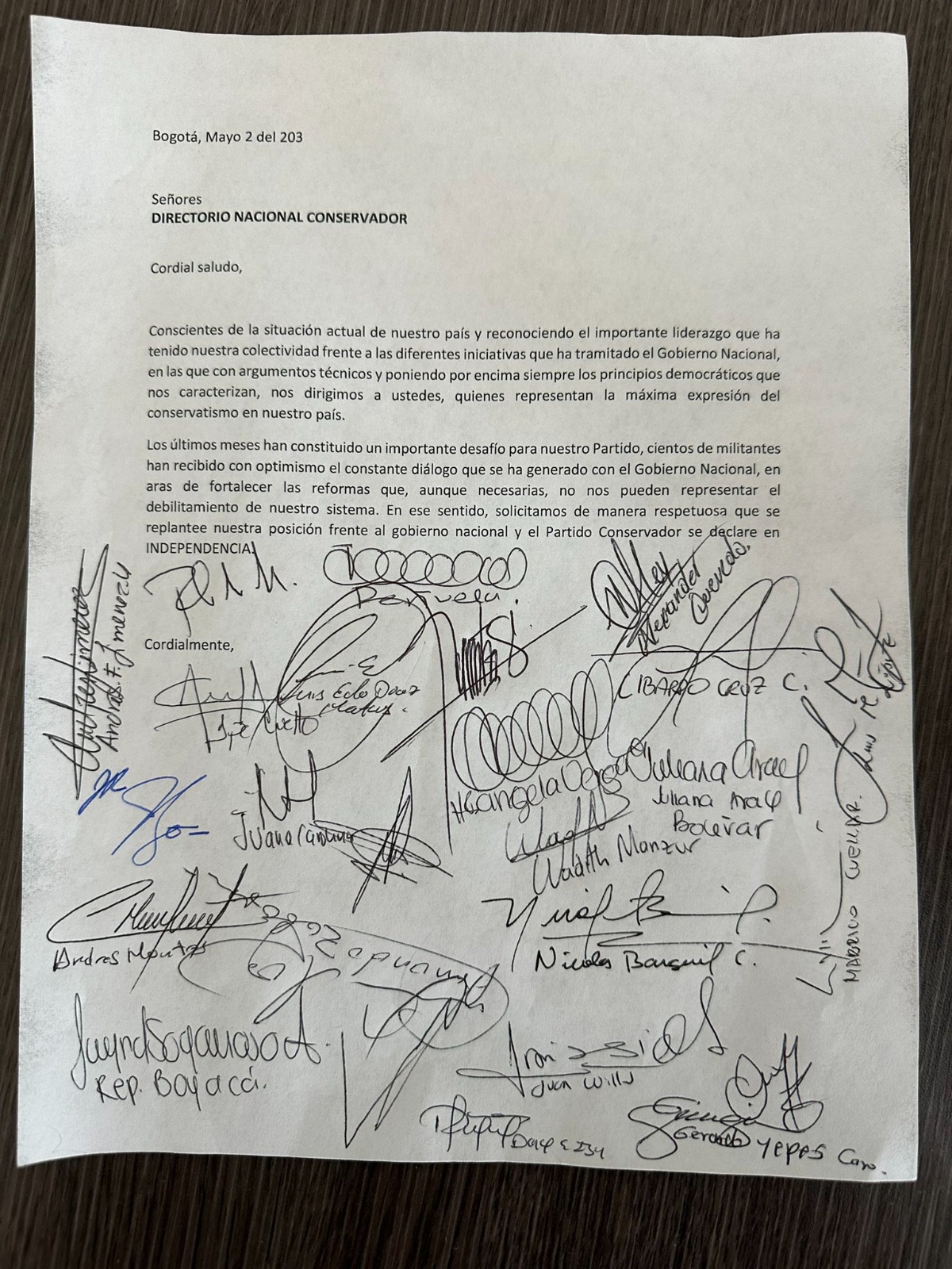  Suministradas / el nuevo día La carta iba con la firma de todos los legisladores que aceptaron la directriz del Partido Conservador. 