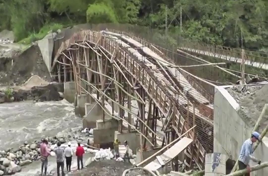 puente sobre el río Gualí