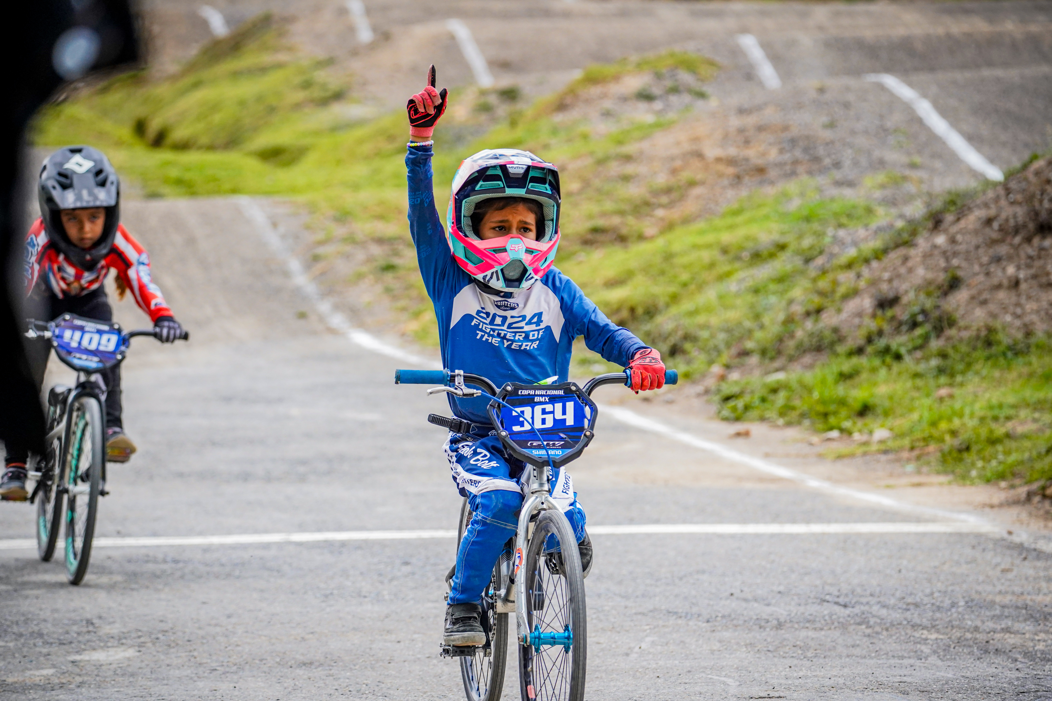 Celeste en la pista