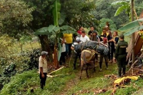 El cuerpo fue bajado en un caballo desde la finca hasta el sector de Boquerón.