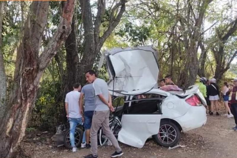 ¡Tragedia tras las fiestas! Familia ibaguereña chocó regresando del San Pedro: mujer murió