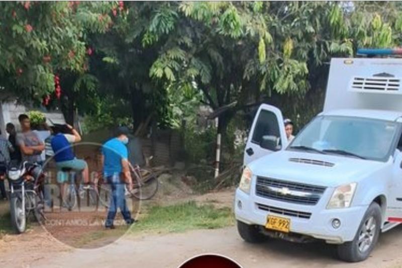 Vecinos hallaron suspendido a un abuelito en el Tolima: tomó fatal decisión en su patio