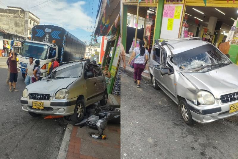 ¡Grave accidente en el centro de Ibagué! Camión sin control destruyó varios carros a su paso