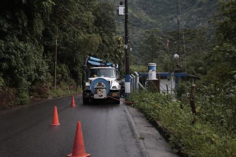 Ciudadanos se quejan por la falta del suministro de agua