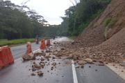 Deslizamiento en el kilómetro siete de la Variante de Ibagué